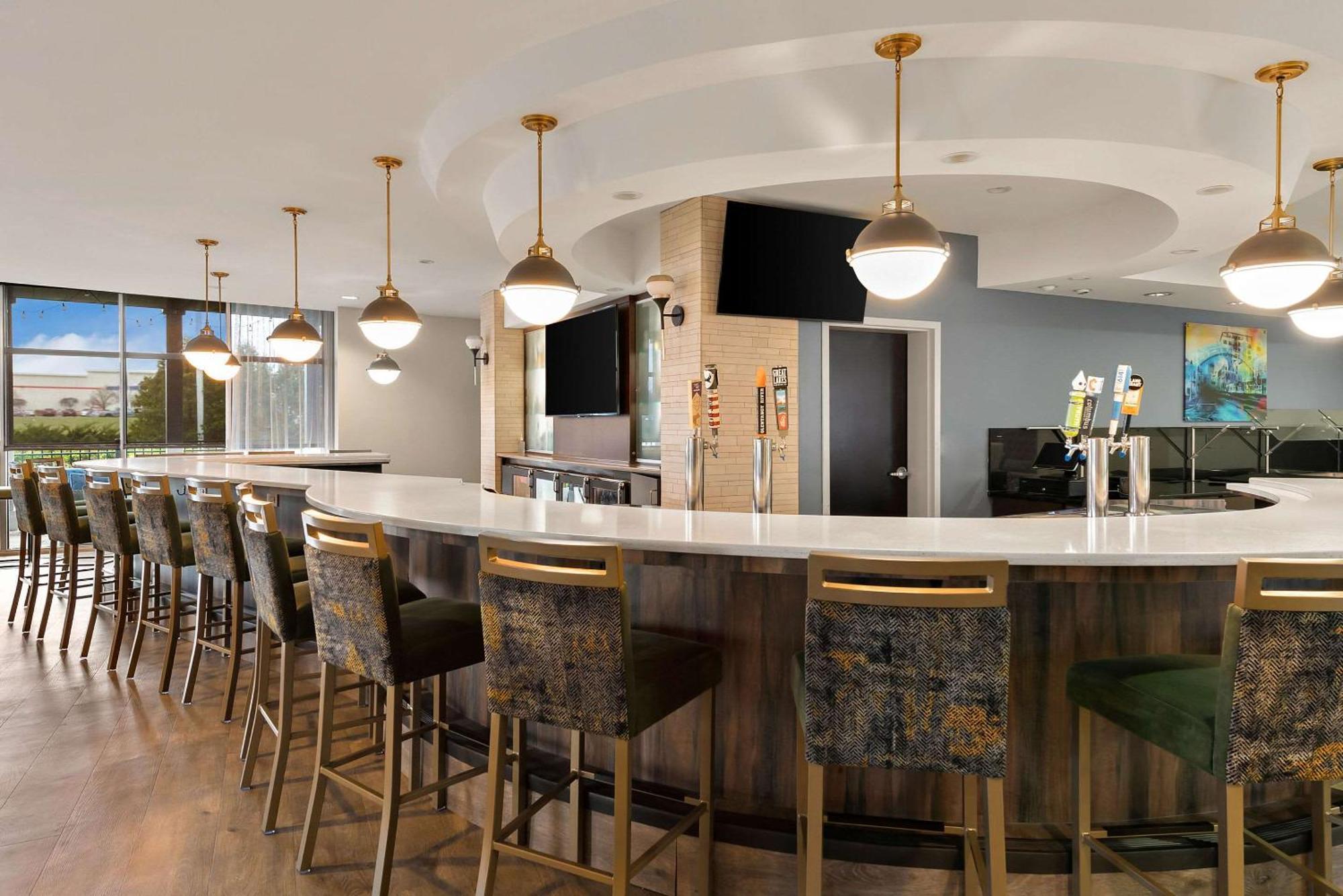 Cambria - Polaris Hotel