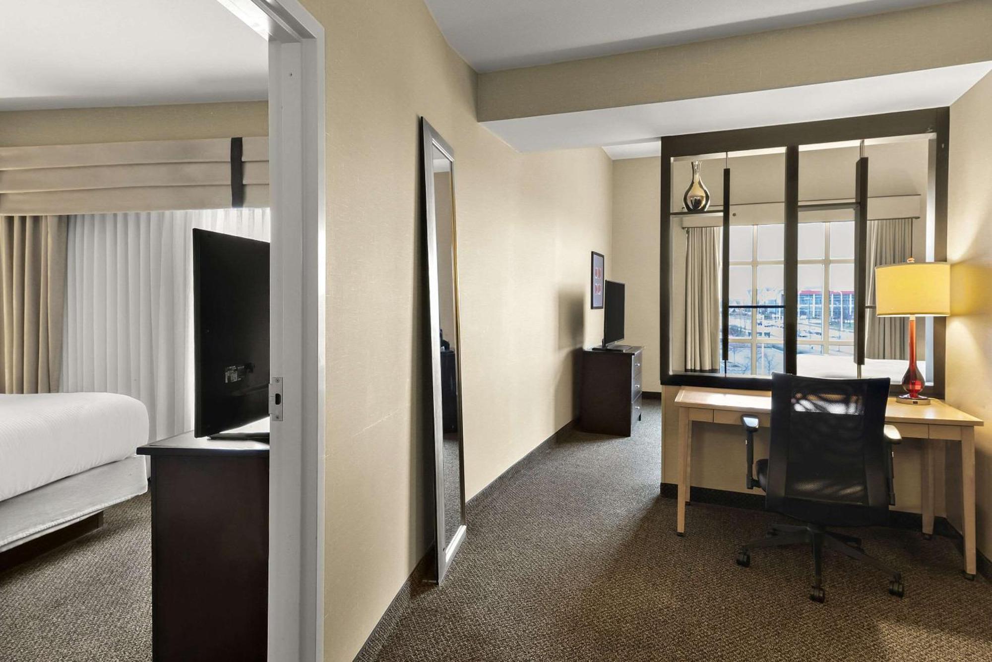 Cambria - Polaris Hotel